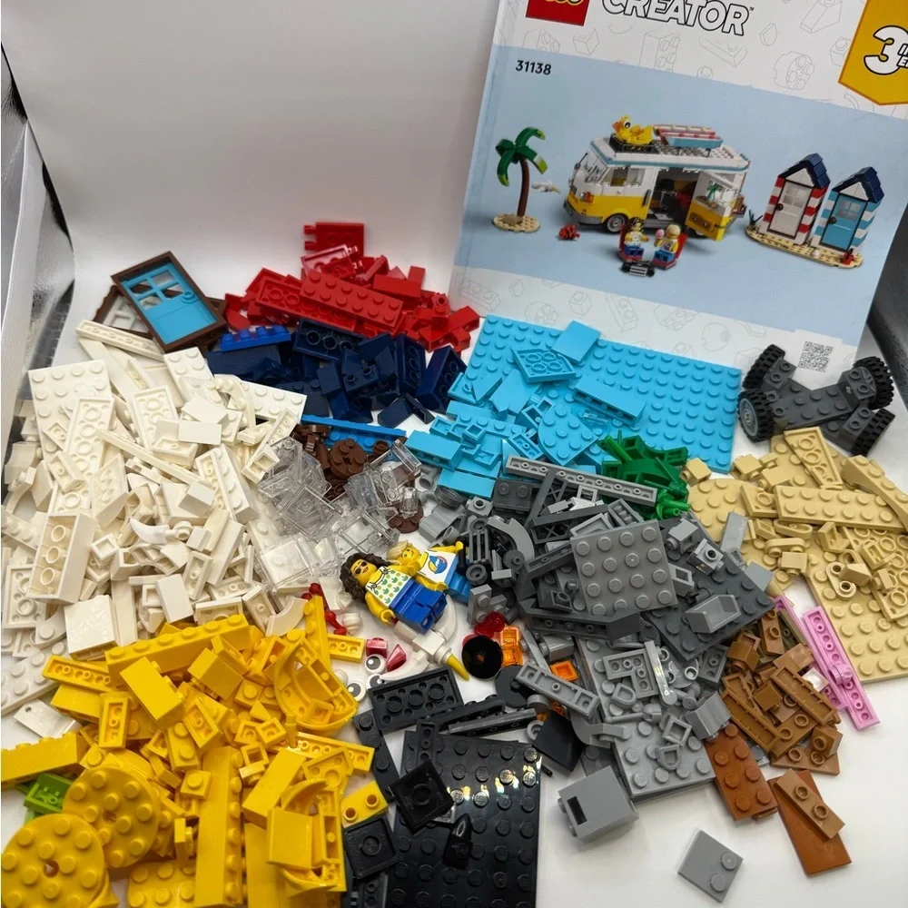 LEGO Creator 3 in 1 Beach Camper Van 31138 Building Toy Set - Picture 3 of 6
